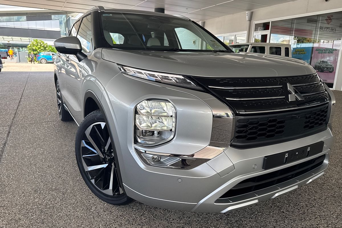 2024 Mitsubishi Outlander Exceed ZM