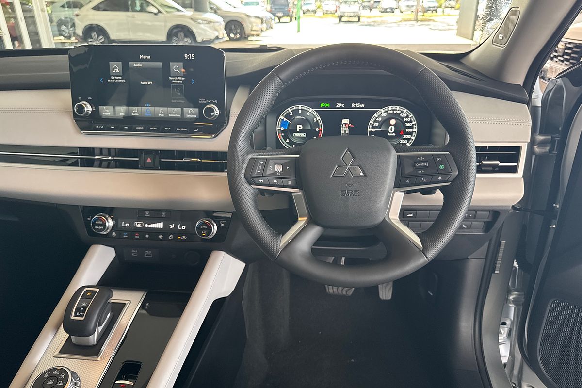 2024 Mitsubishi Outlander Exceed ZM