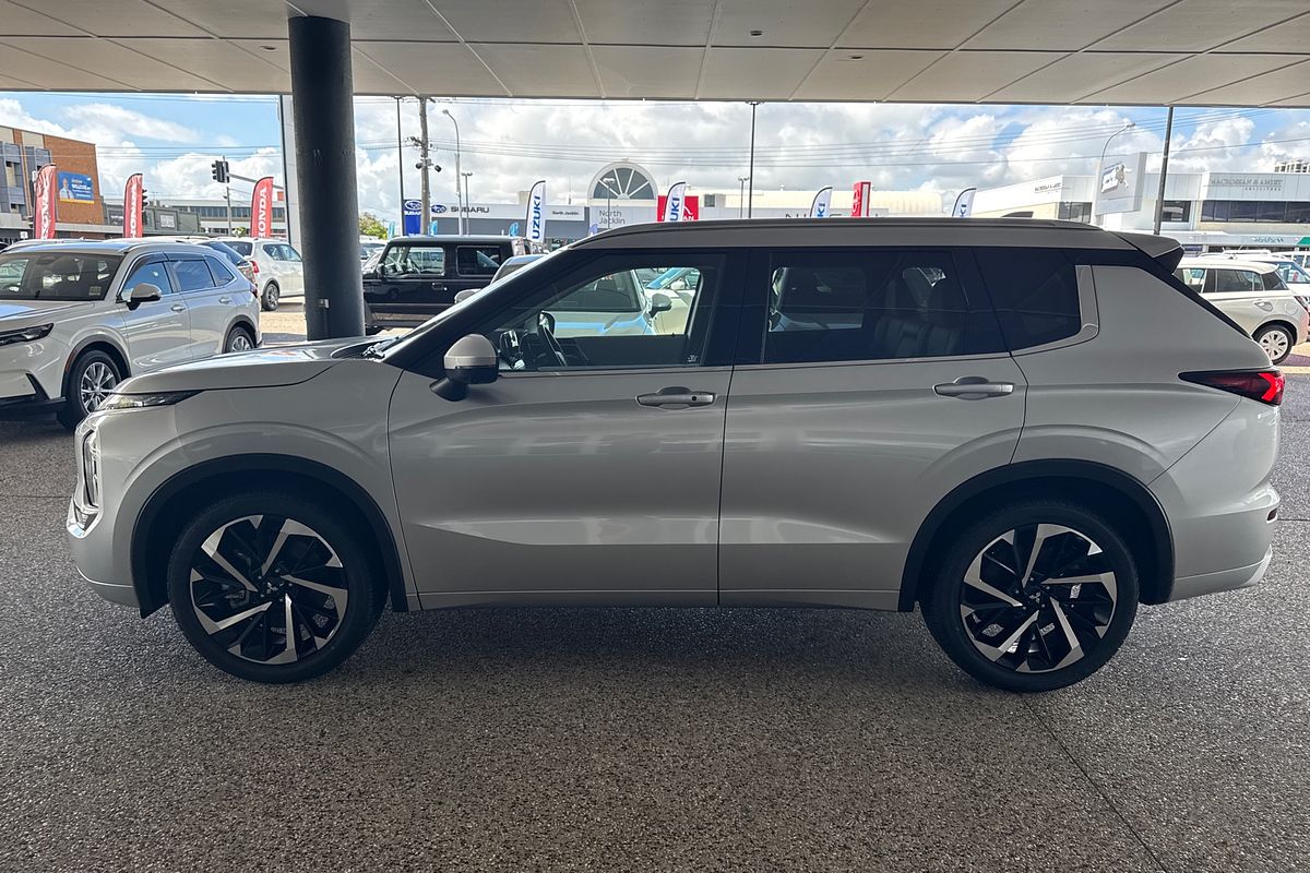 2024 Mitsubishi Outlander Exceed ZM
