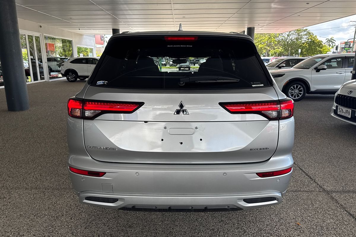 2024 Mitsubishi Outlander Exceed ZM