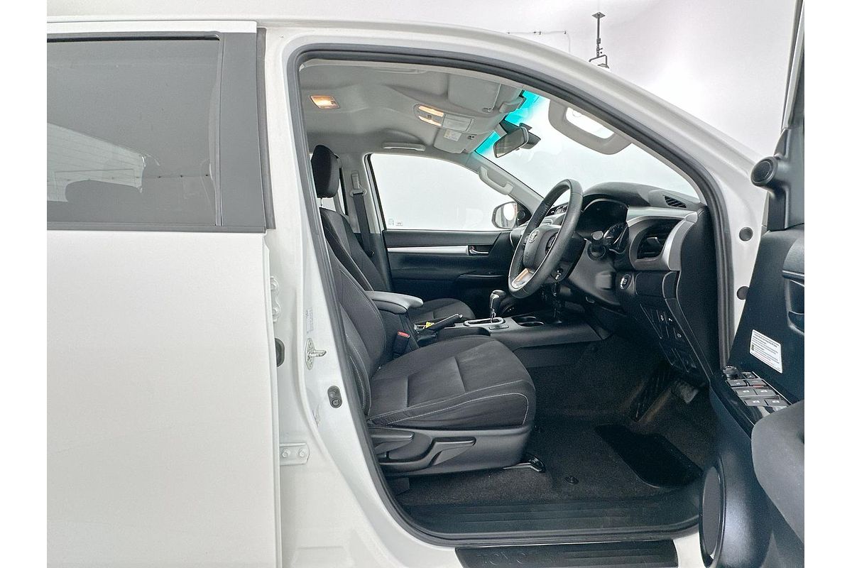2020 Toyota Hilux SR5 GUN126R 4X4