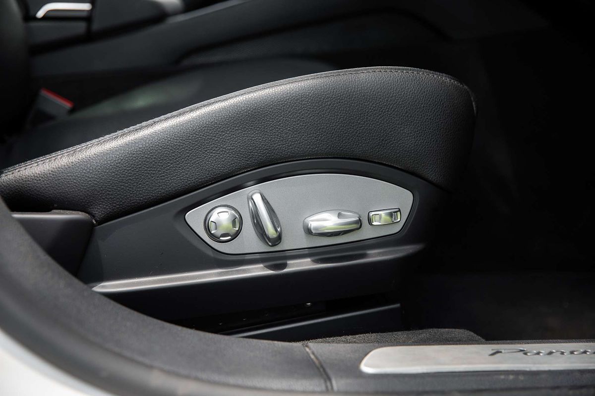 2011 Porsche Panamera 4S 970