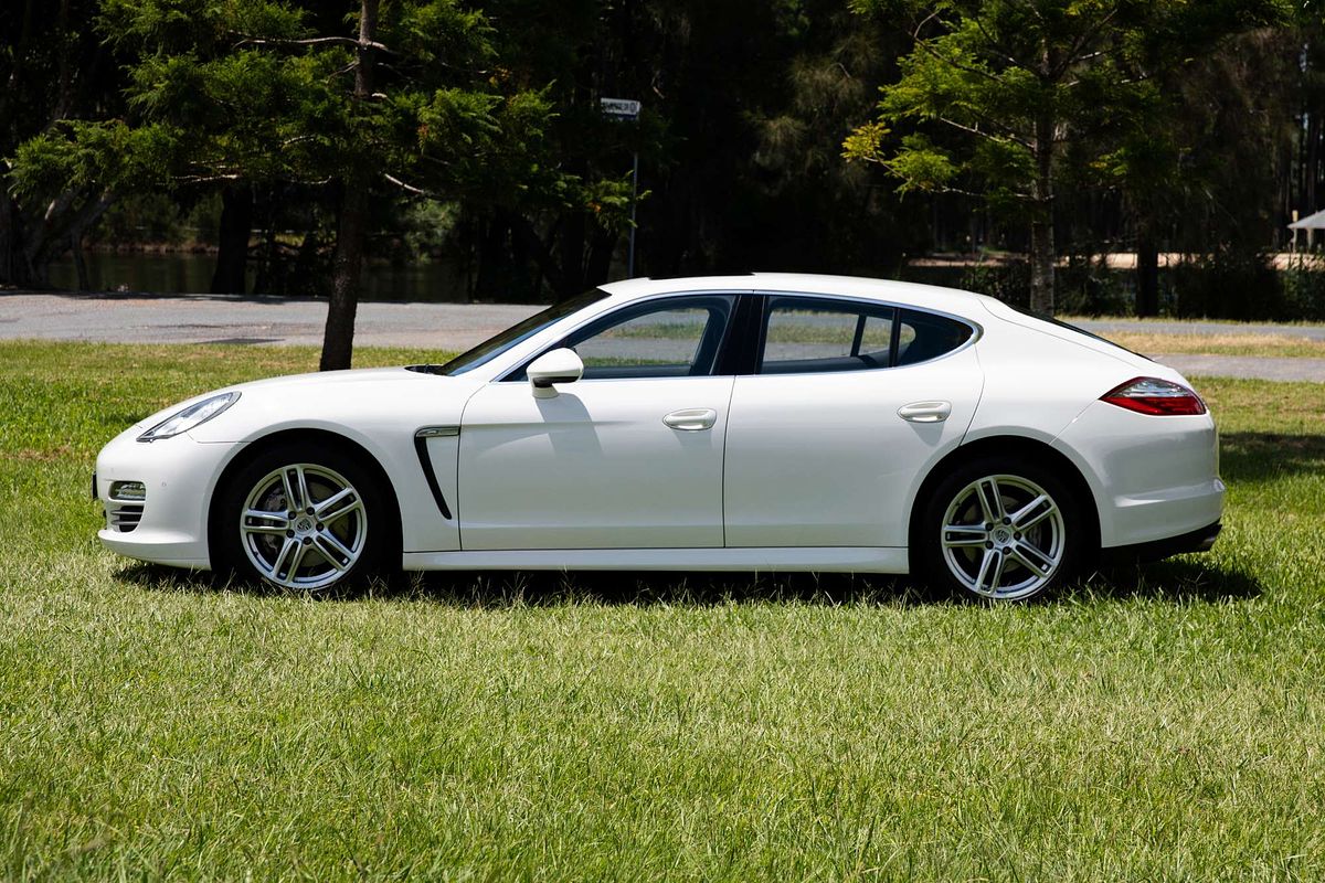 2011 Porsche Panamera 4S 970