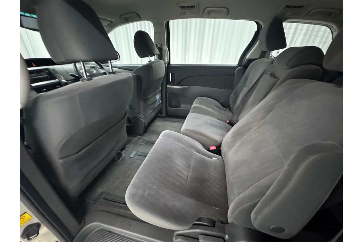 2011 Toyota Tarago GLi ACR50R