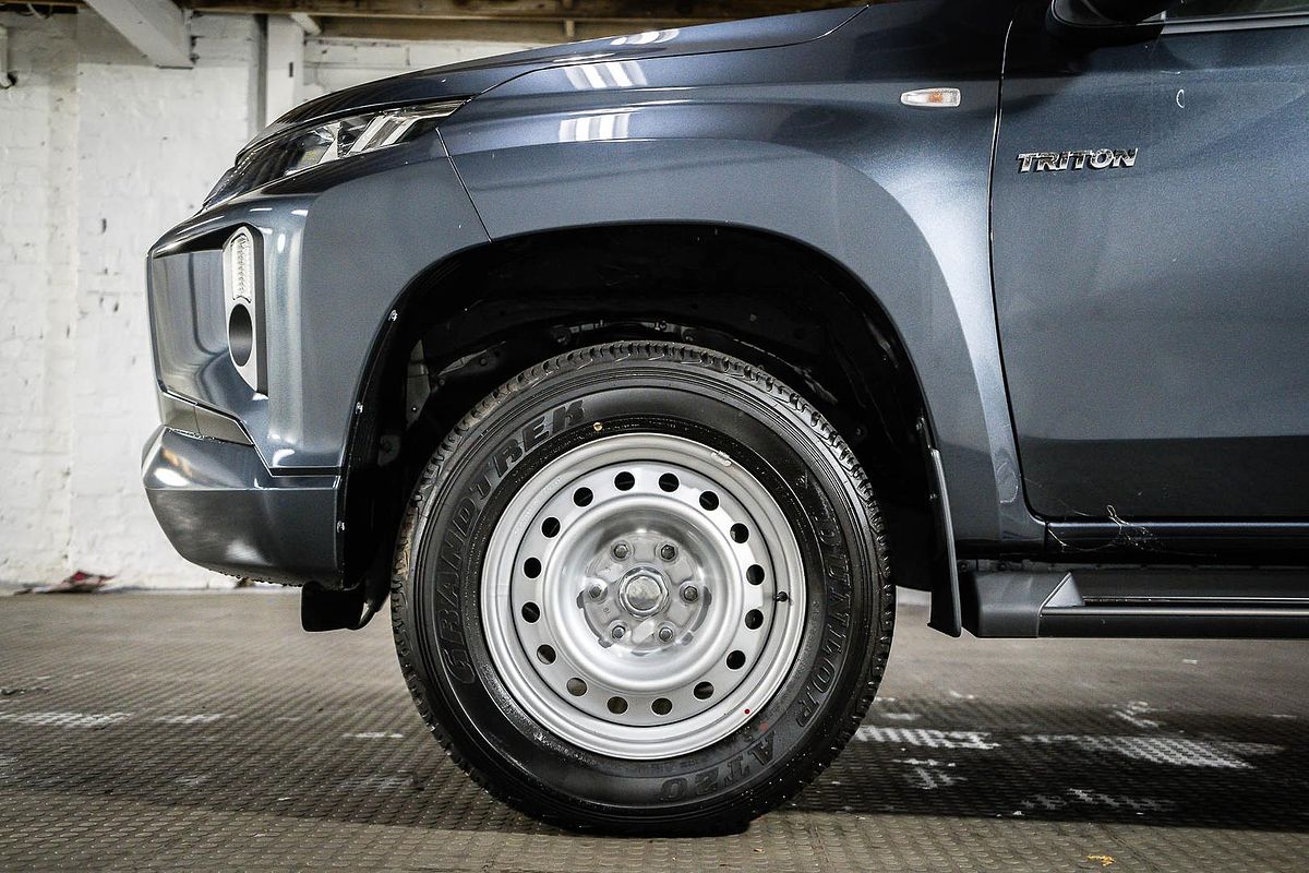 2024 Mitsubishi Triton GLX MR 4X4