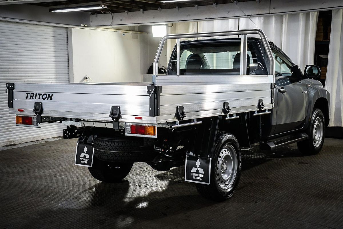 2024 Mitsubishi Triton GLX MR 4X4