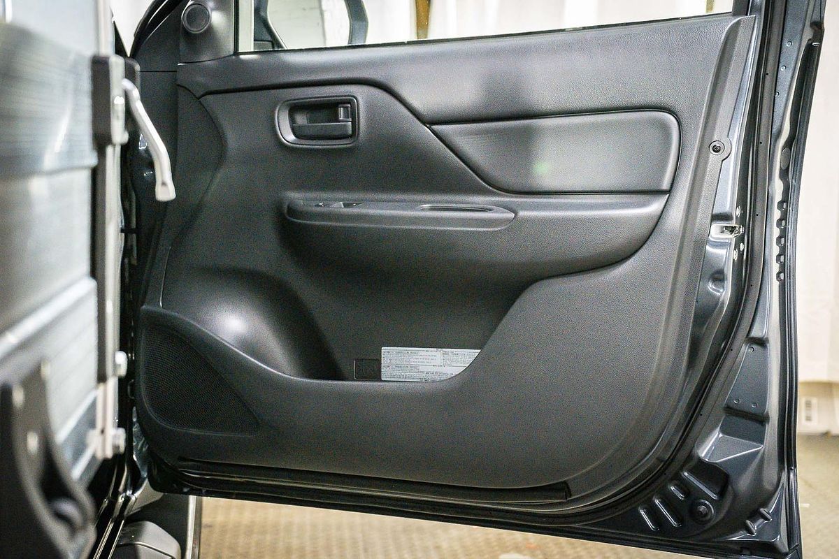 2024 Mitsubishi Triton GLX MR 4X4