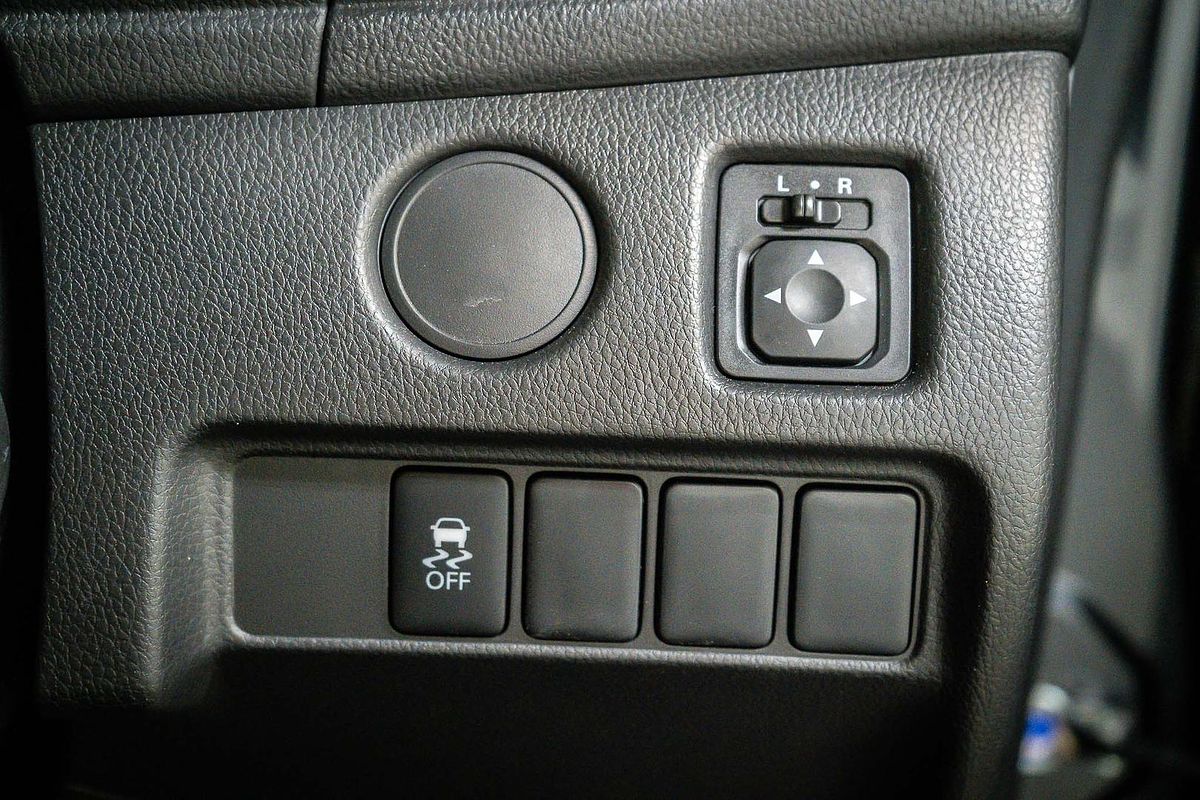 2024 Mitsubishi Triton GLX MR 4X4