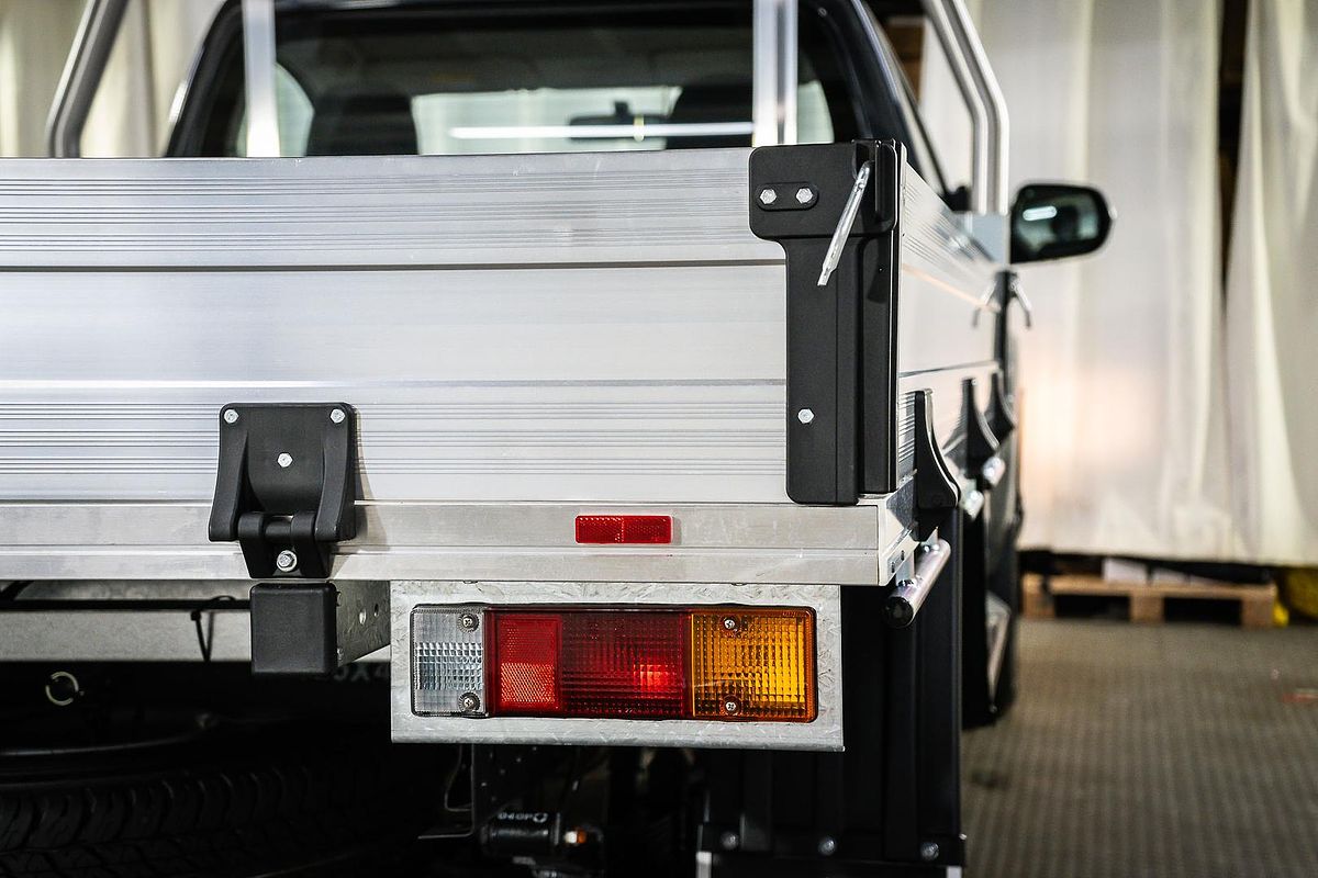 2024 Mitsubishi Triton GLX MR 4X4