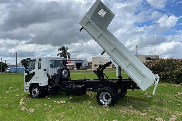 2024 Fuso Fighter 1124