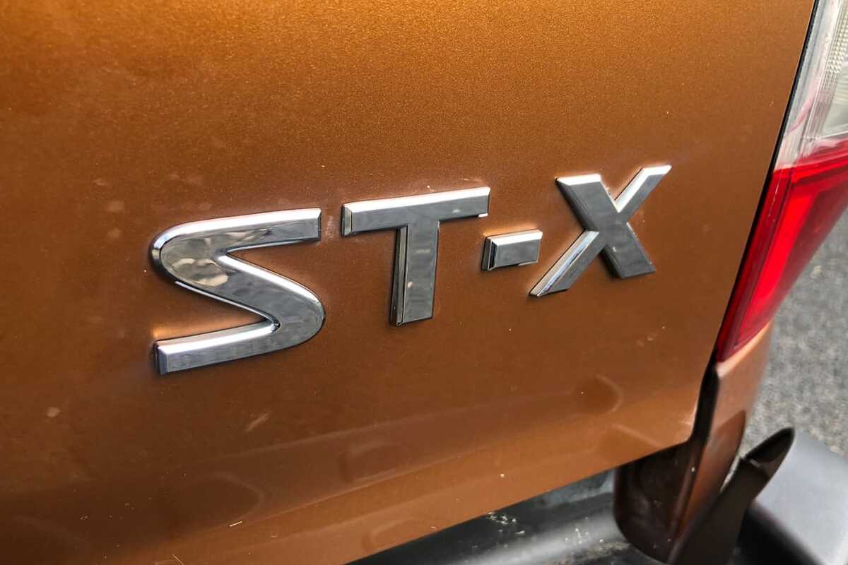 2015 Nissan NAVARA ST-X D23
