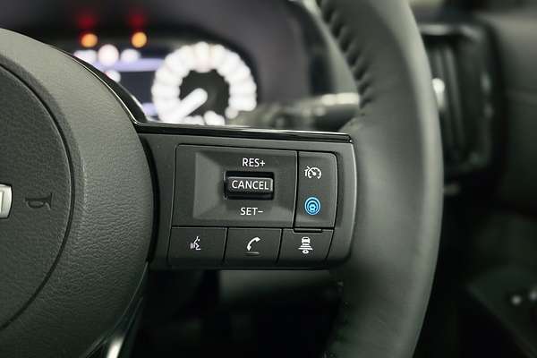 2024 Nissan Pathfinder ST-L R53