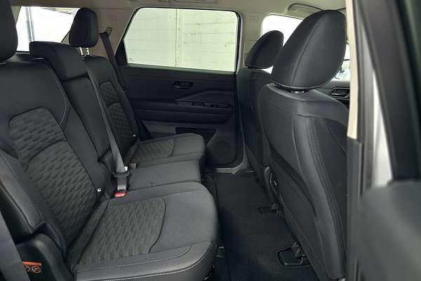 2024 Nissan Pathfinder ST-L R53