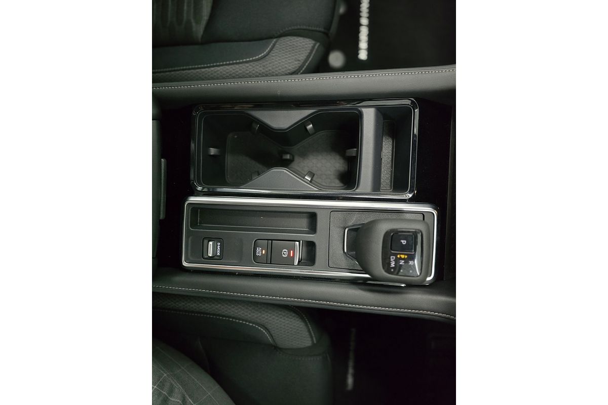 Nissan PATHFINDER PET AUTO 2WD ST-L