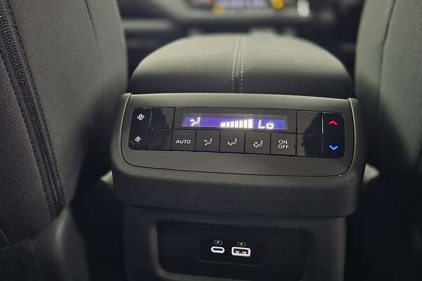 2024 Nissan Pathfinder ST-L R53