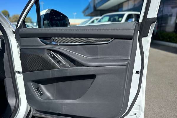 2024 LDV D90 Executive SV9A