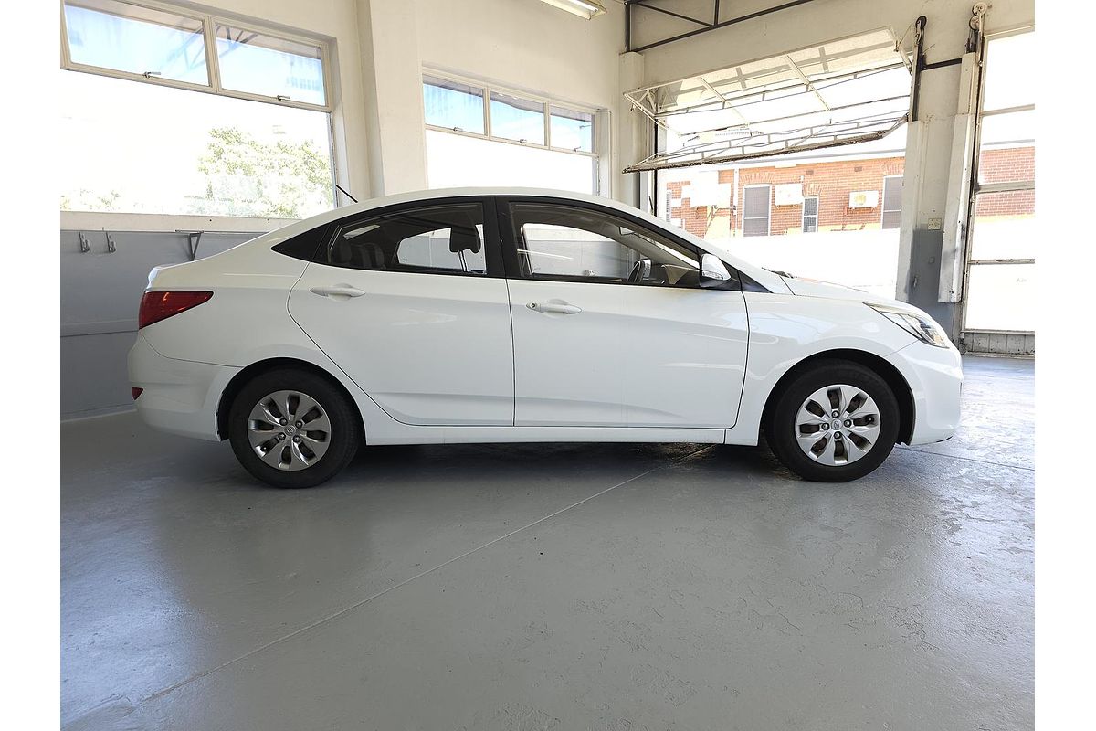 2015 Hyundai Accent Active RB2