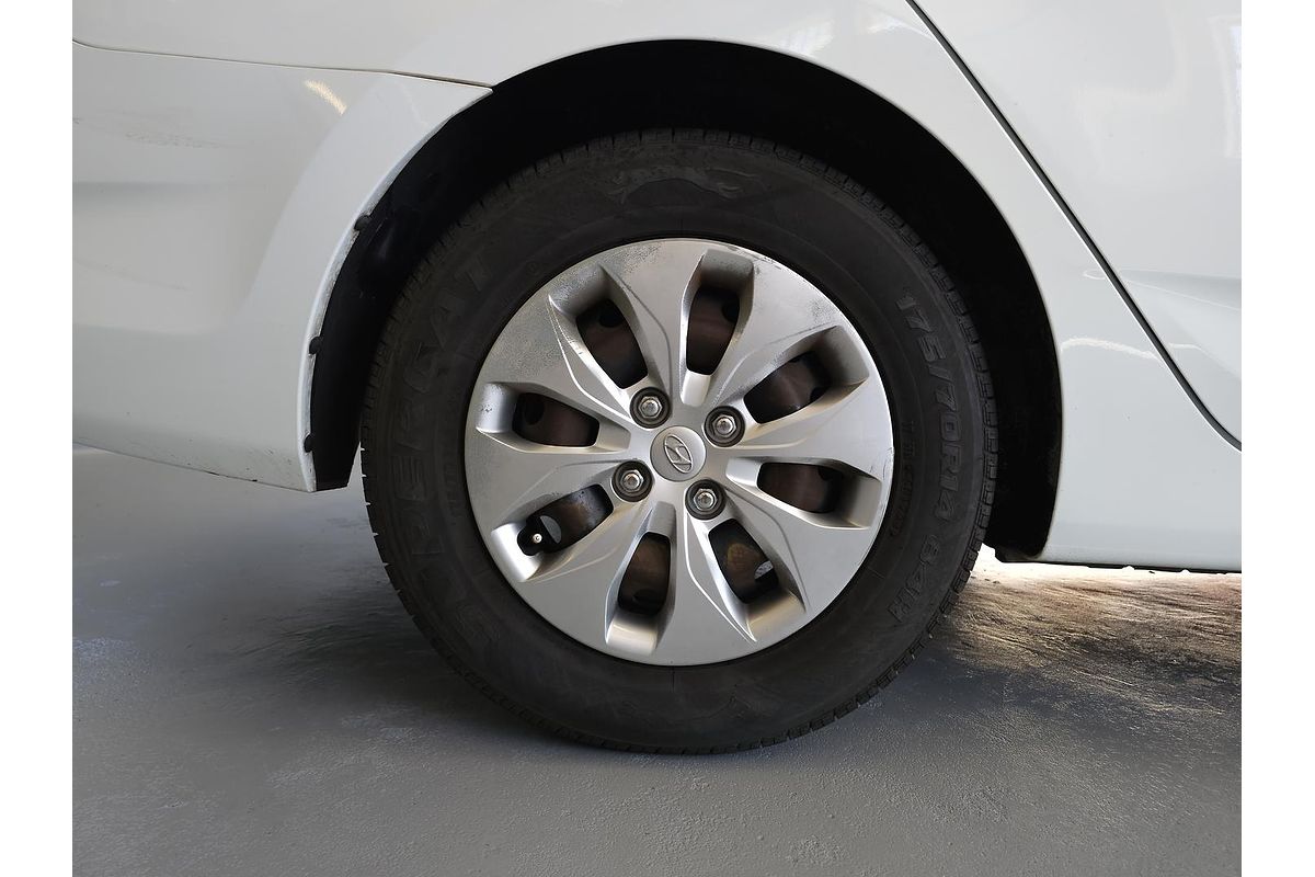 2015 Hyundai Accent Active RB2