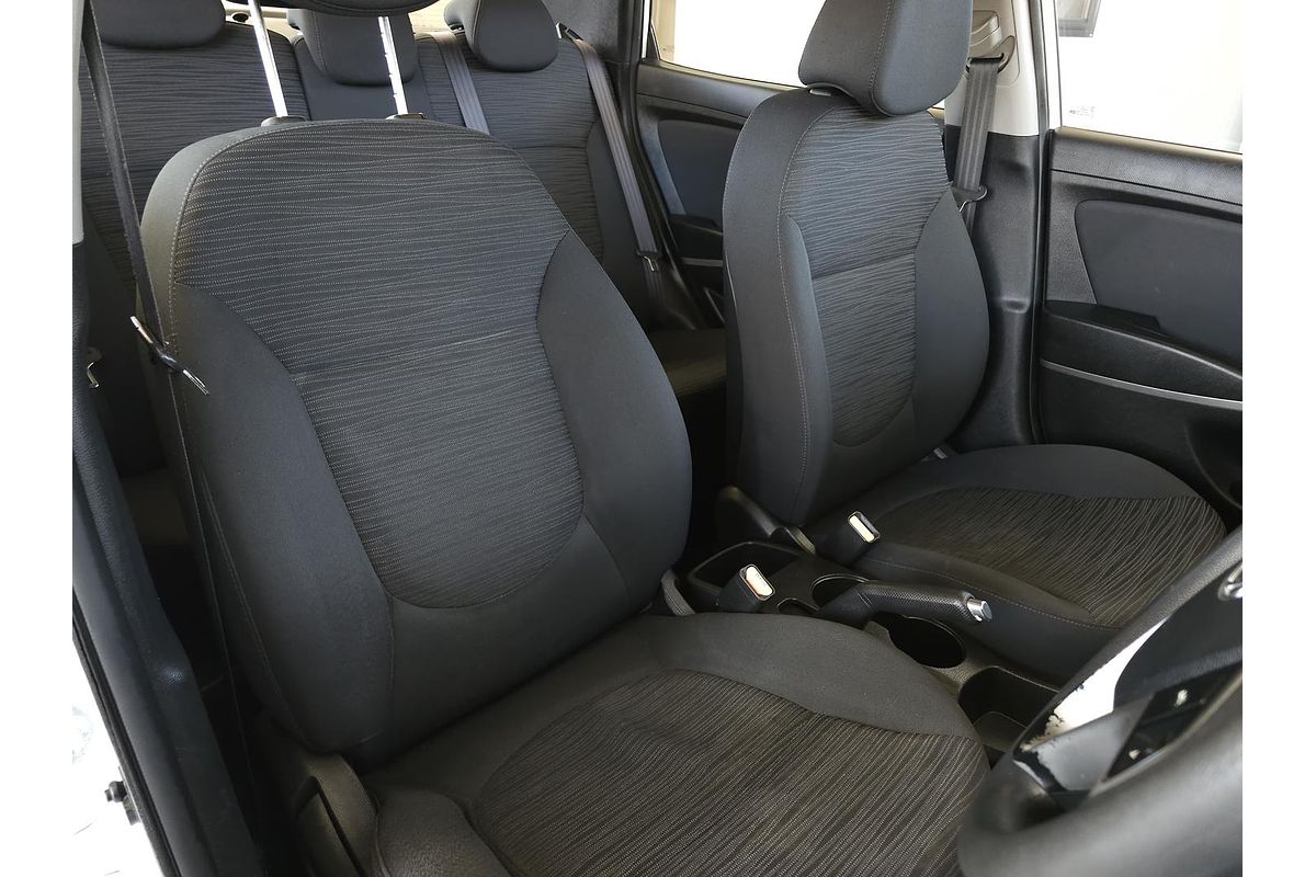 2015 Hyundai Accent Active RB2