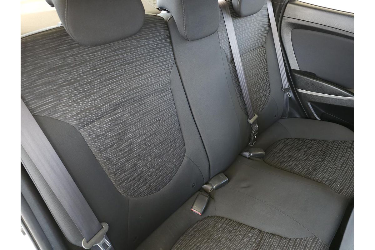 2015 Hyundai Accent Active RB2