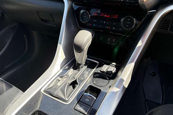 2022 Mitsubishi Eclipse Cross Exceed YB