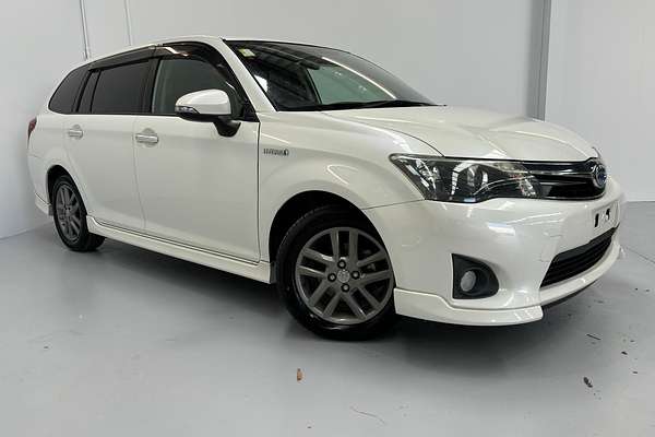 2013 Toyota Corolla Fielder Hybrid WxB NKE165