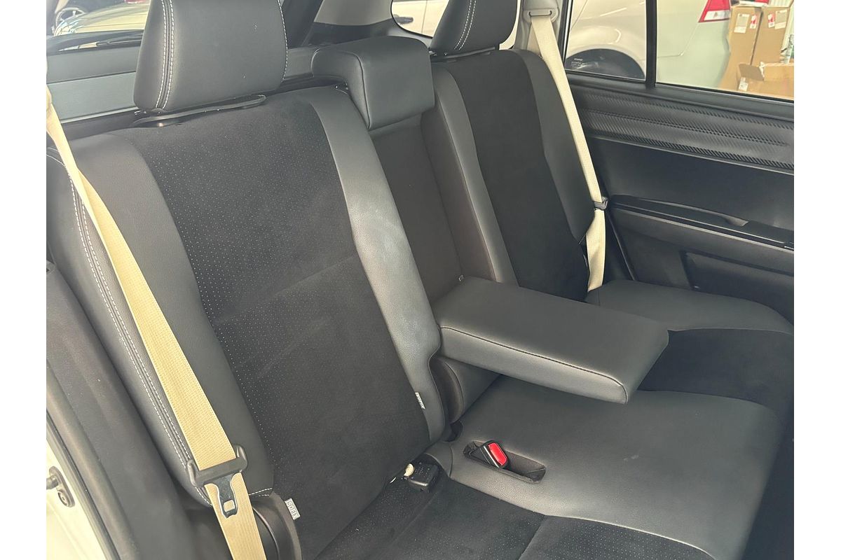 2013 Toyota Corolla Fielder Hybrid WxB NKE165