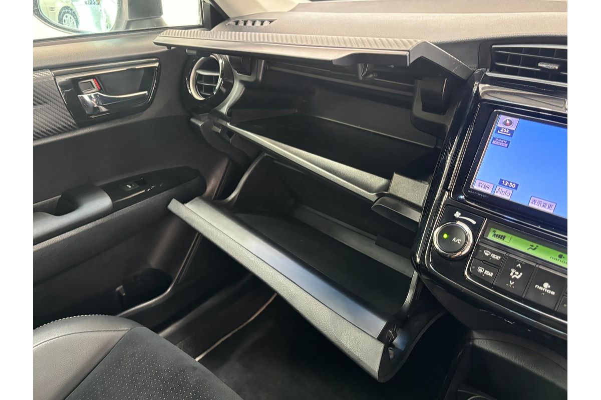 2013 Toyota Corolla Fielder Hybrid WxB NKE165