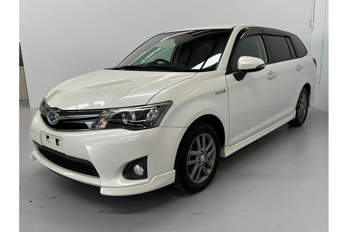 2013 Toyota Corolla Fielder Hybrid WxB NKE165