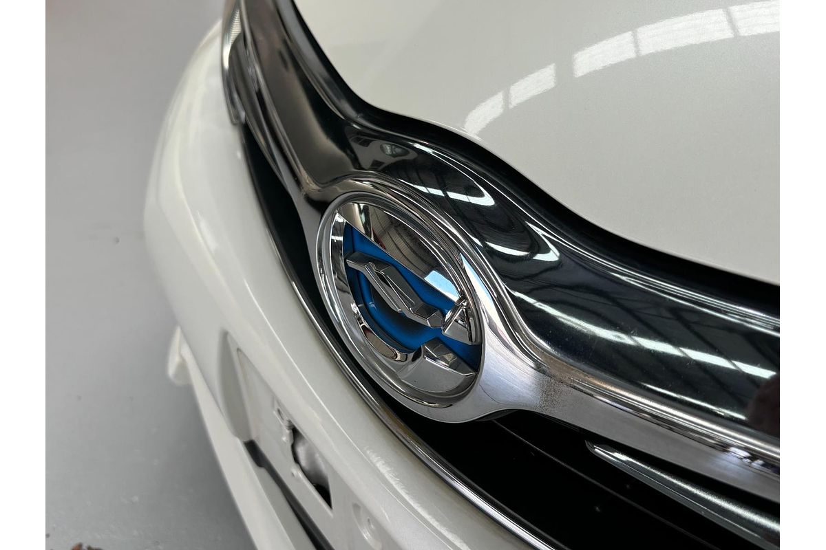 2013 Toyota Corolla Fielder Hybrid WxB NKE165