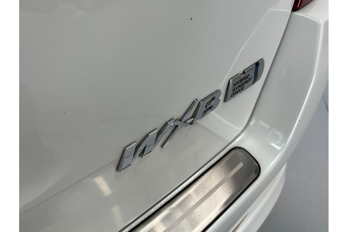2013 Toyota Corolla Fielder Hybrid WxB NKE165