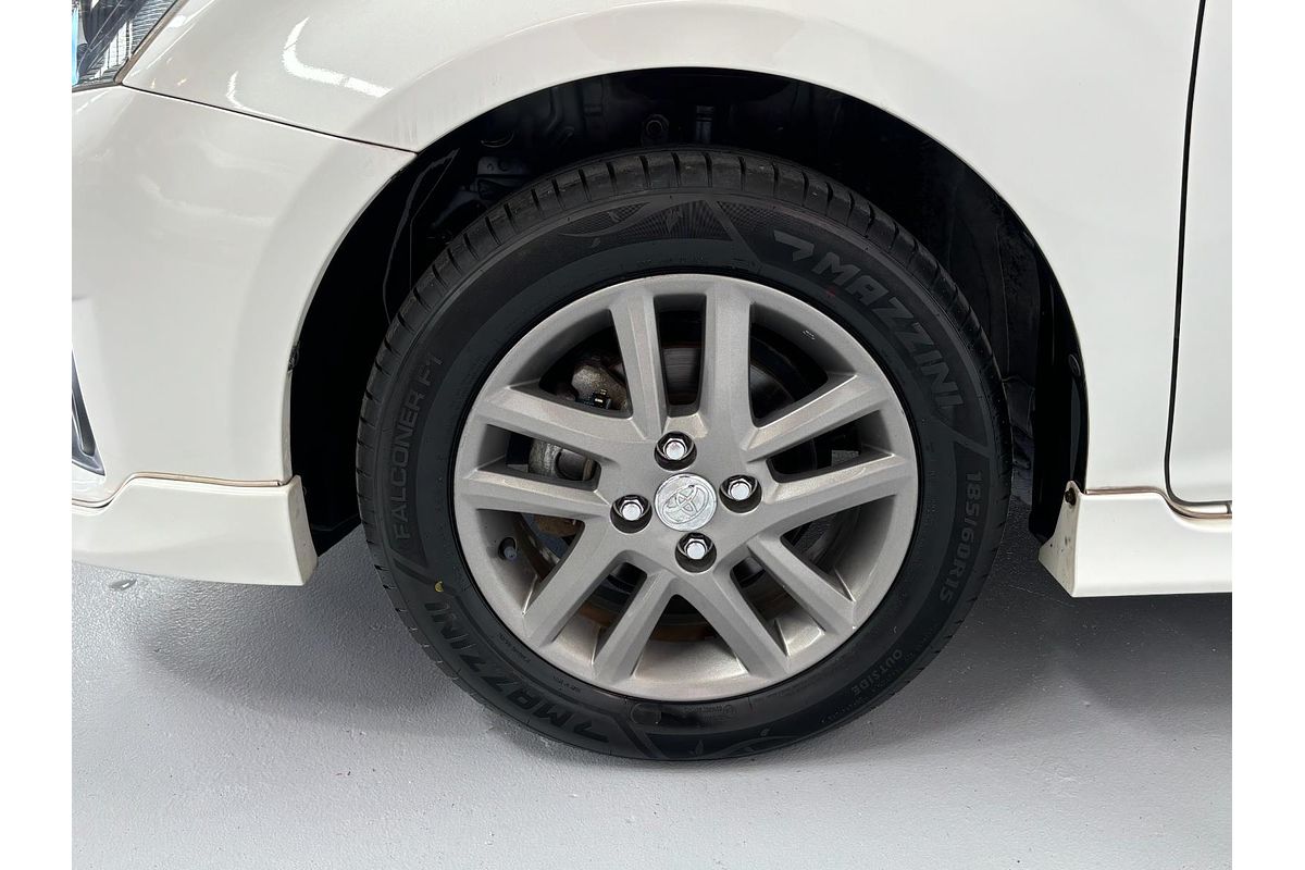 2013 Toyota Corolla Fielder Hybrid WxB NKE165