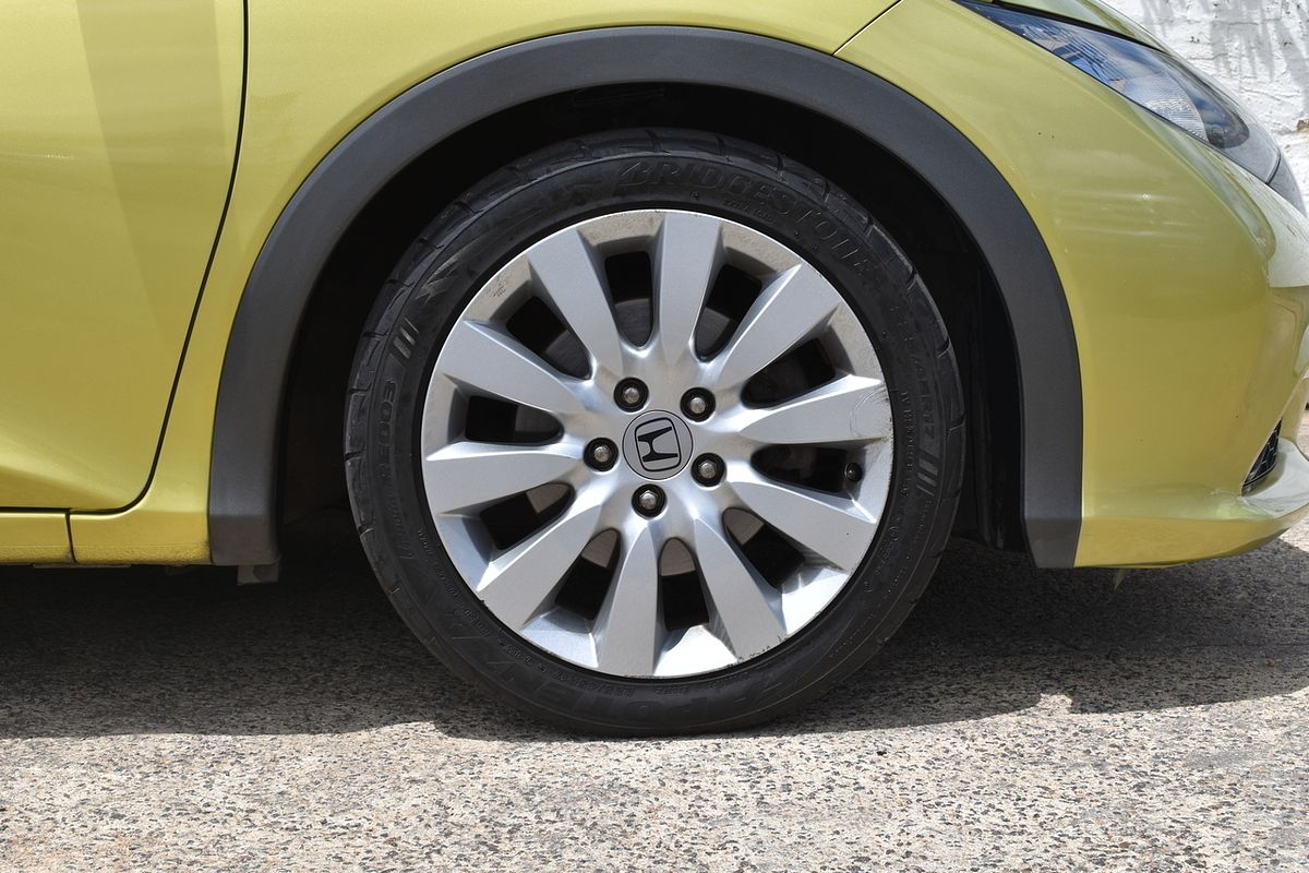 2012 Honda Civic VTi-L 9th Gen