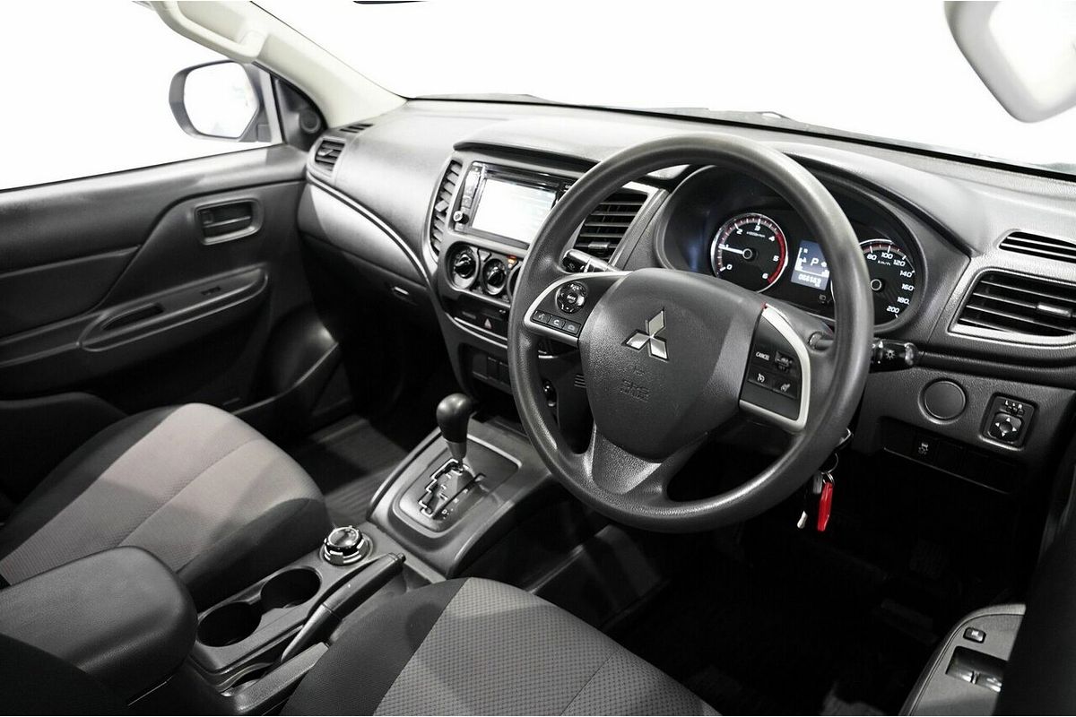 2020 Mitsubishi Triton GLX MR 4X4