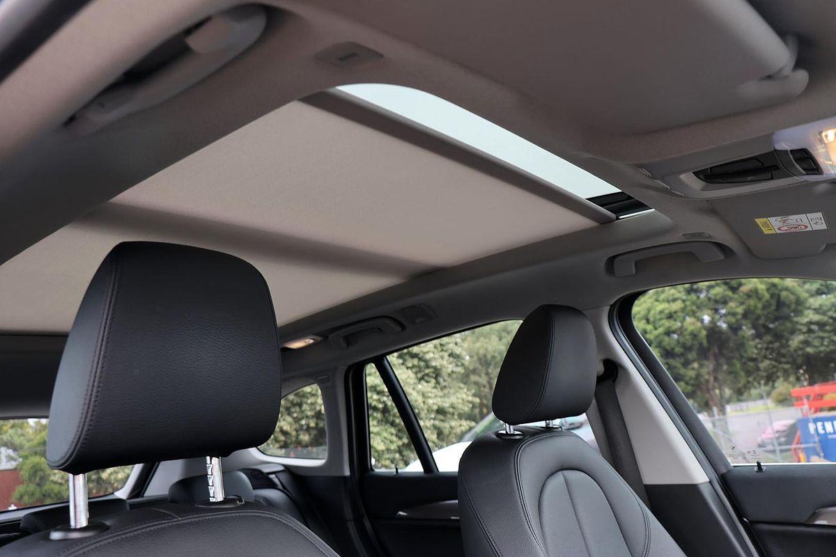 2017 BMW X1 sDrive18d F48