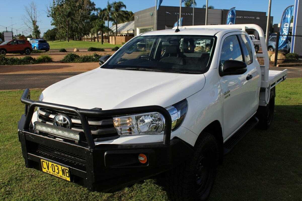 2018 Toyota HILUX SR GUN126R
