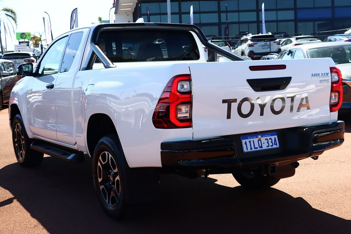 2024 Toyota Hilux SR5 GUN126R 4X4