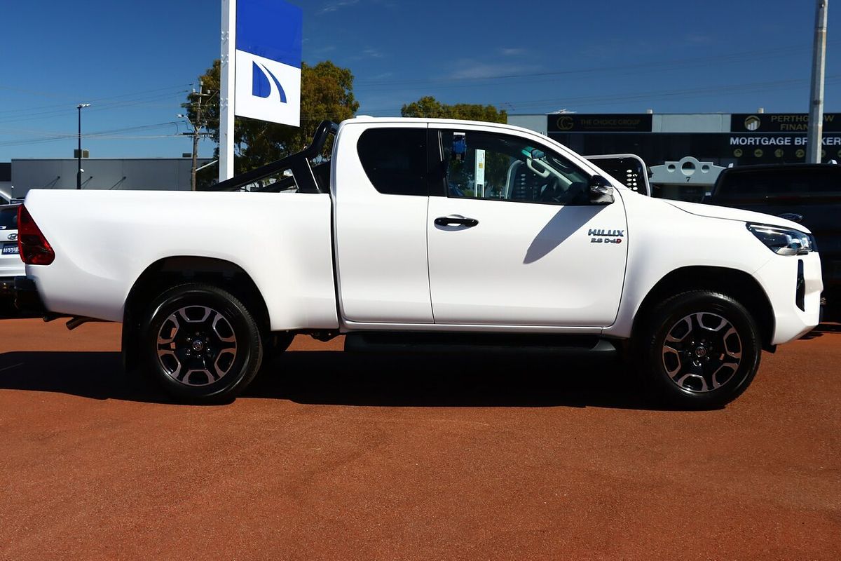 2024 Toyota Hilux SR5 GUN126R 4X4
