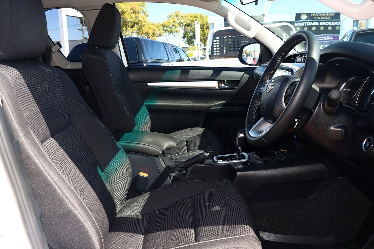 2024 Toyota Hilux SR5 GUN126R 4X4