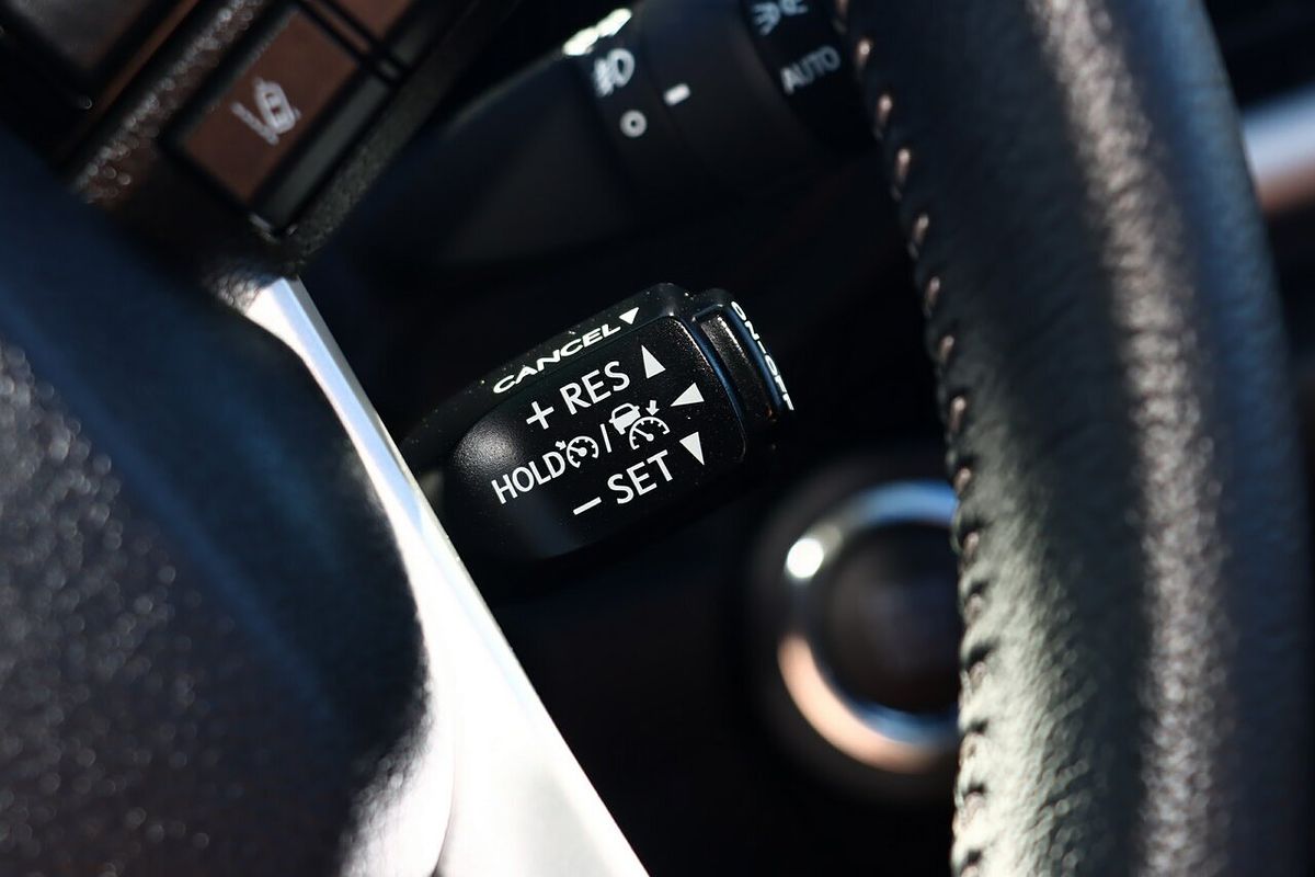 2024 Toyota Hilux SR5 GUN126R 4X4