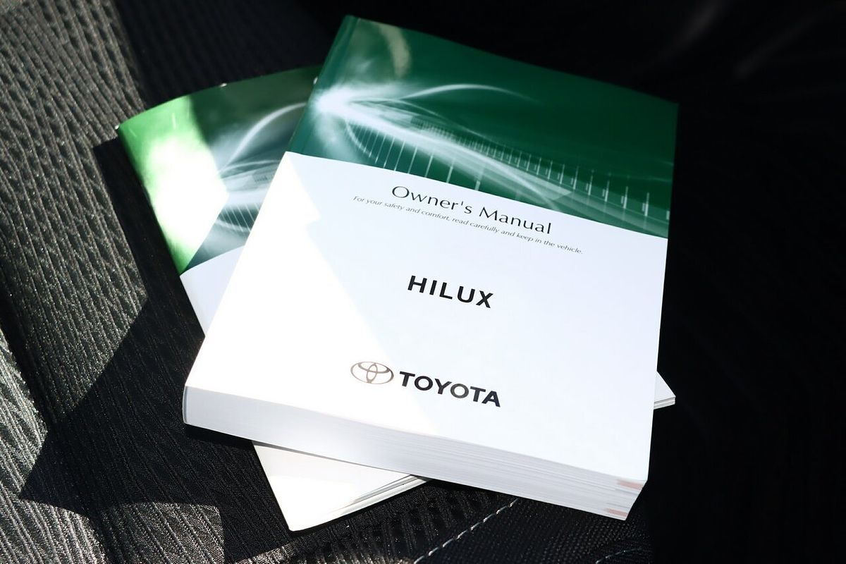 2024 Toyota Hilux SR5 GUN126R 4X4