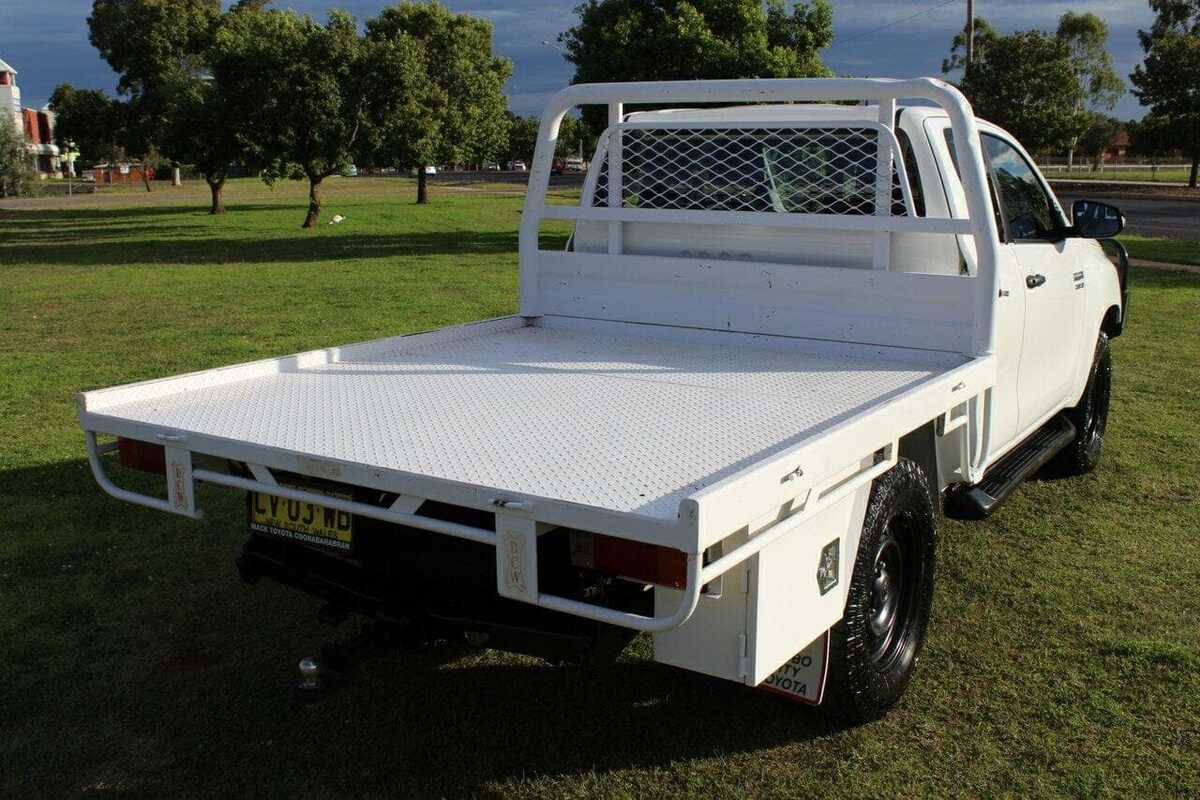 2018 Toyota HILUX SR GUN126R