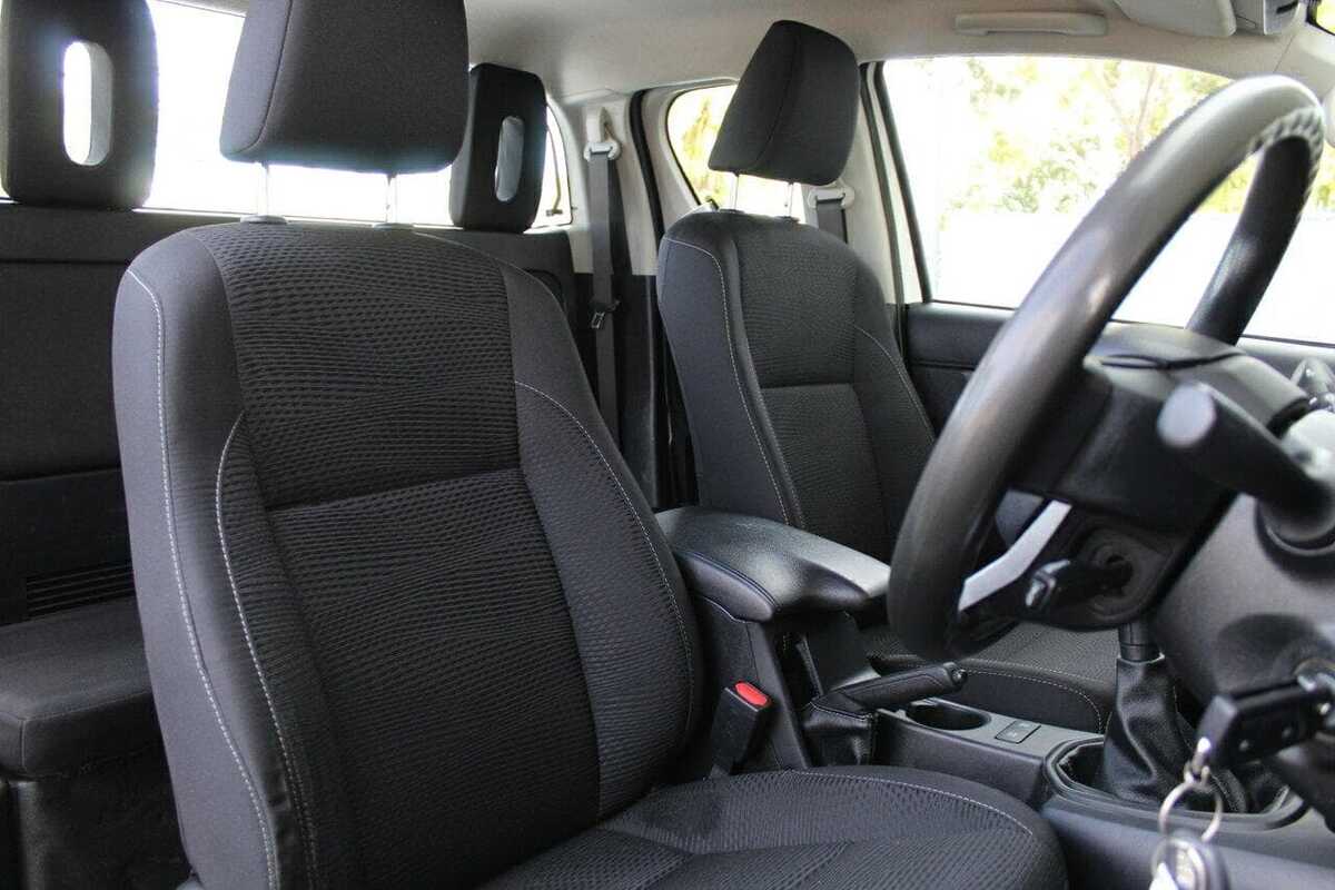2018 Toyota HILUX SR GUN126R