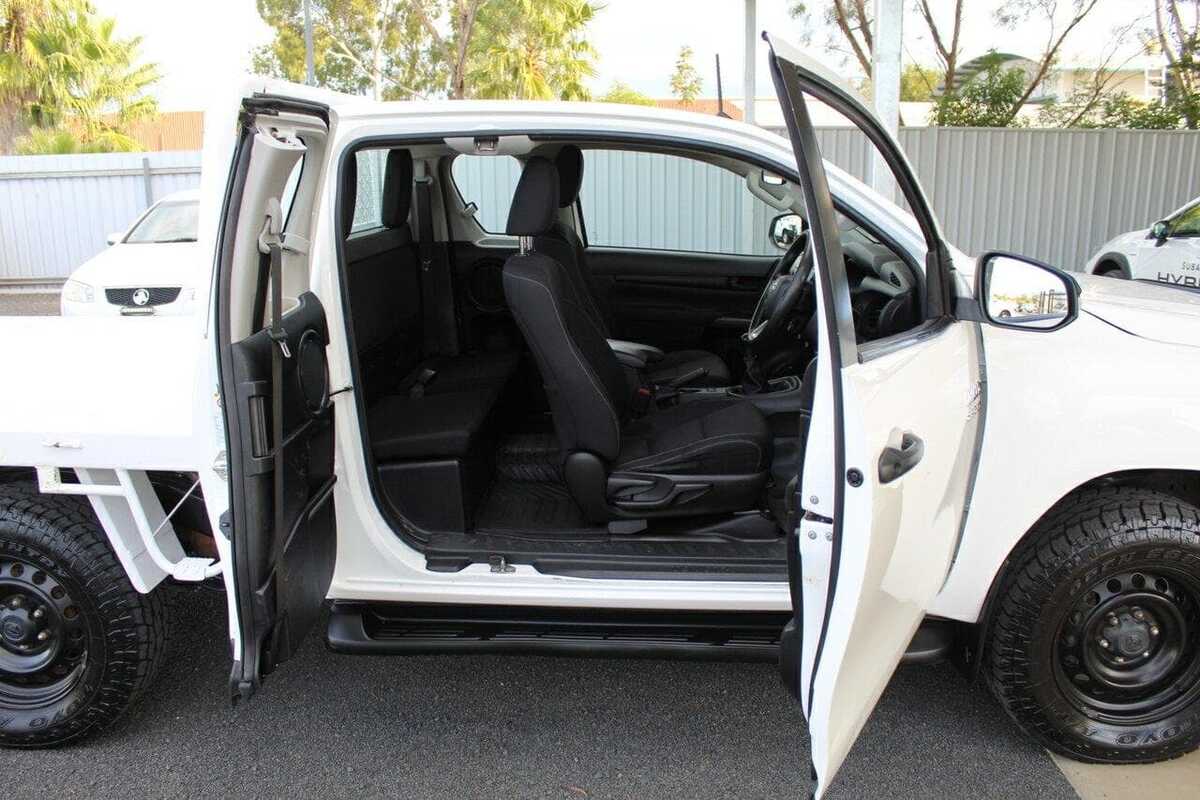 2018 Toyota HILUX SR GUN126R