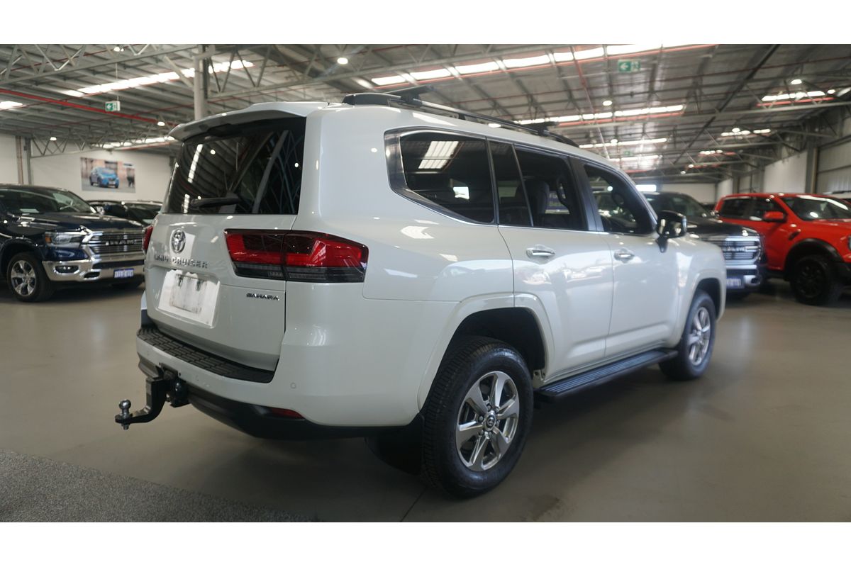 2022 Toyota Landcruiser Sahara FJA300R