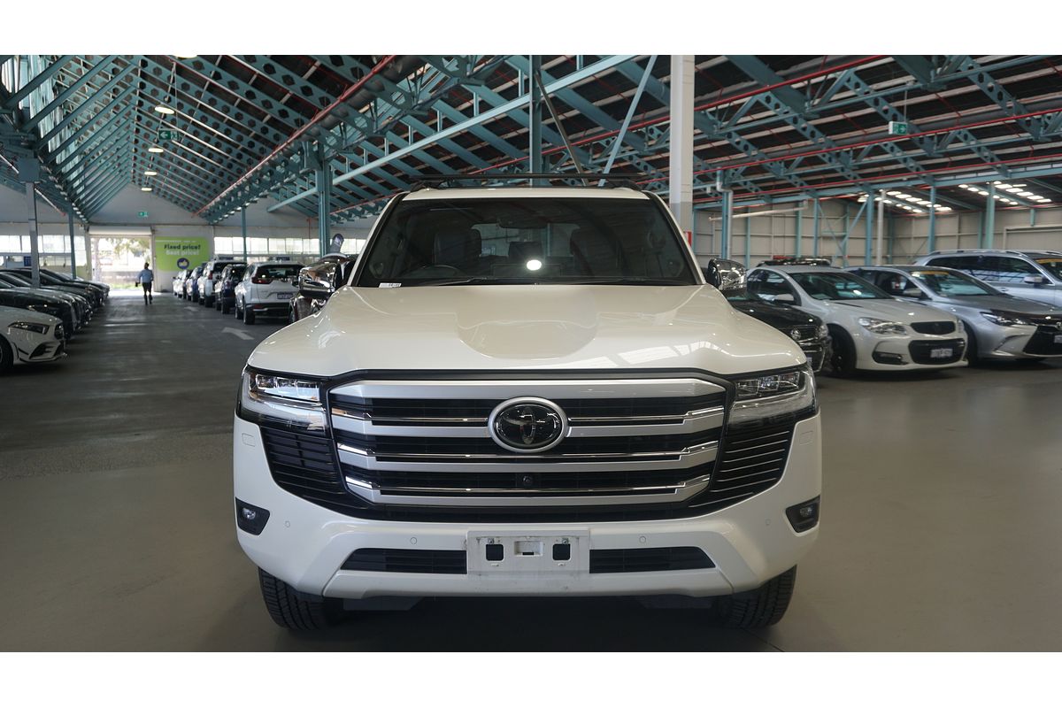 2022 Toyota Landcruiser Sahara FJA300R