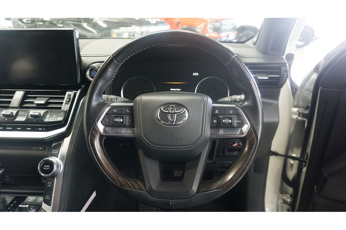 2022 Toyota Landcruiser Sahara FJA300R