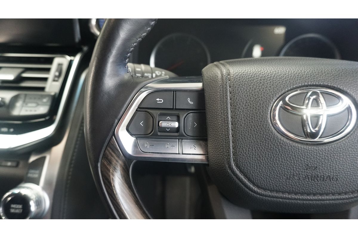 2022 Toyota Landcruiser Sahara FJA300R