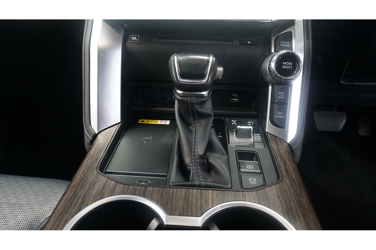 2022 Toyota Landcruiser Sahara FJA300R