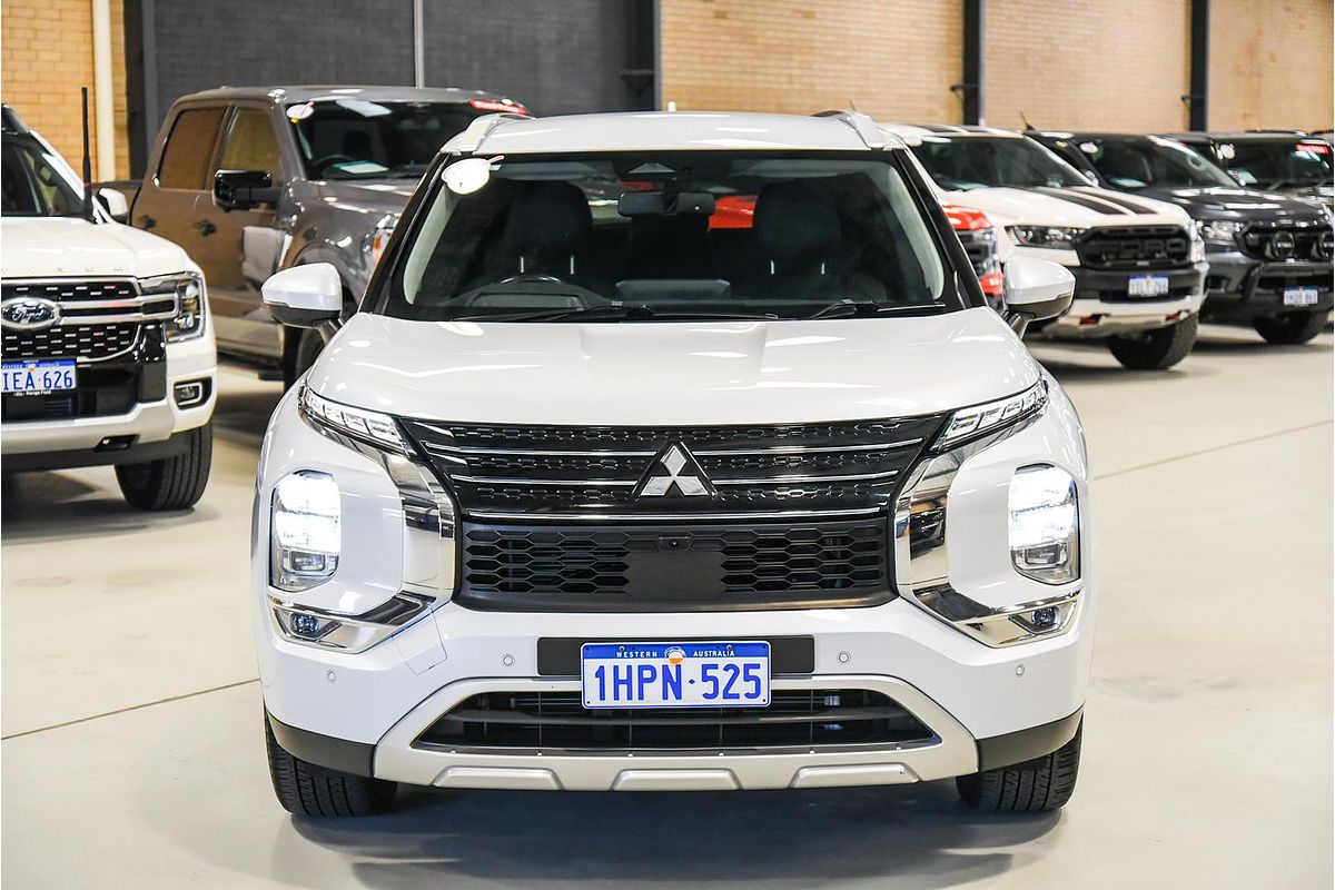 2022 Mitsubishi Outlander Aspire in WHITE | Used SUV | Kenwick WA